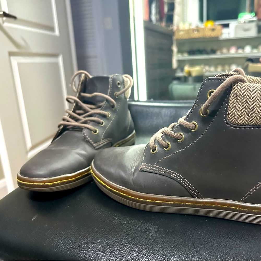 doc martens maelly brown leather herringbone collar boot, size 7